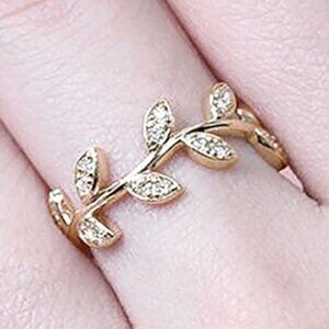 💞Beautiful Leaf Fashion Simple Daily Ring for Women, MARR9242